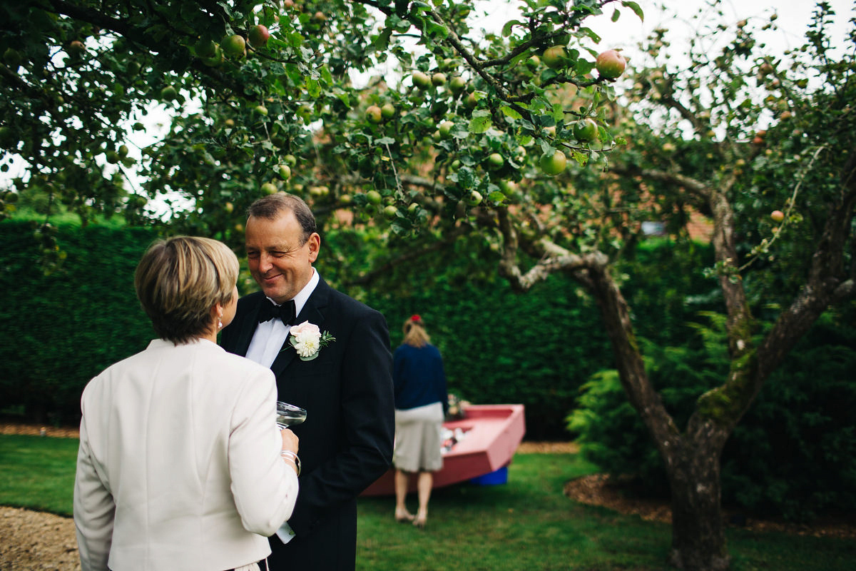 ritva westenius back garden wedding at home 27 1