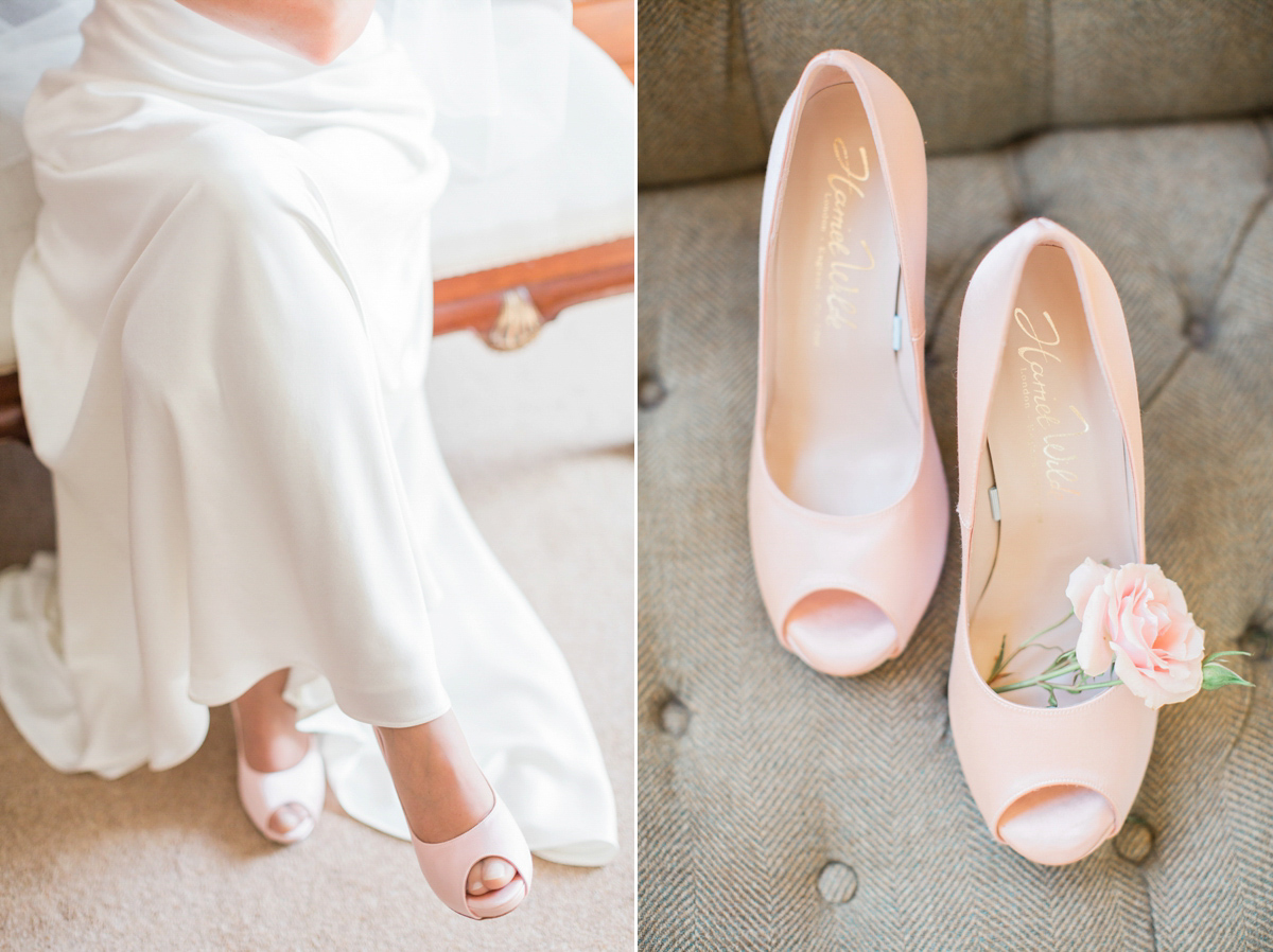 A Sassi Holford Gown For An Elegant and Pastel Colour Summer Wedding ...