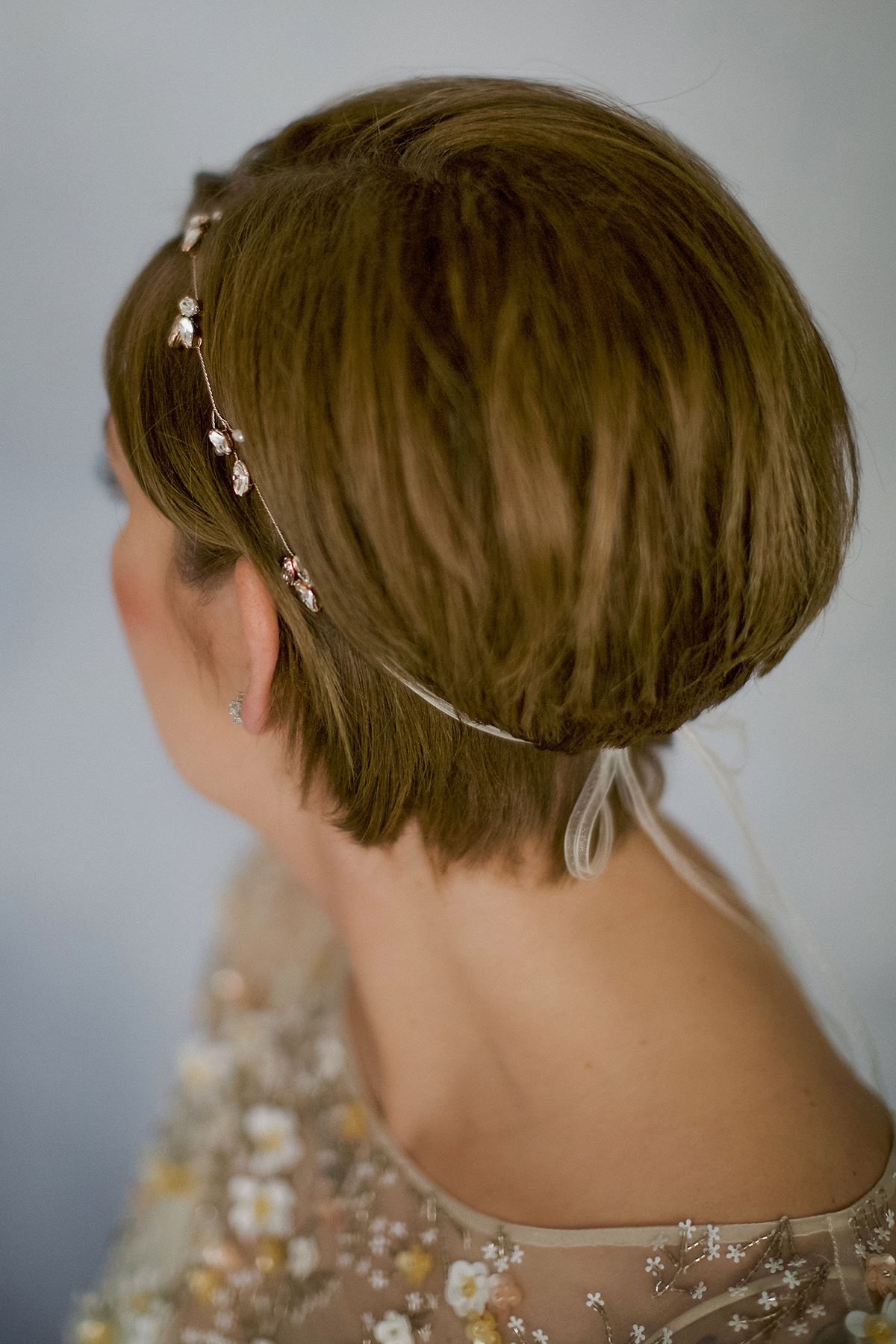 How To Style Wedding Hair Accessories With Short Hair
