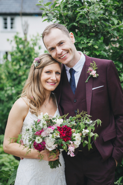 A Pretty and Relaxed River Cottage Wedding