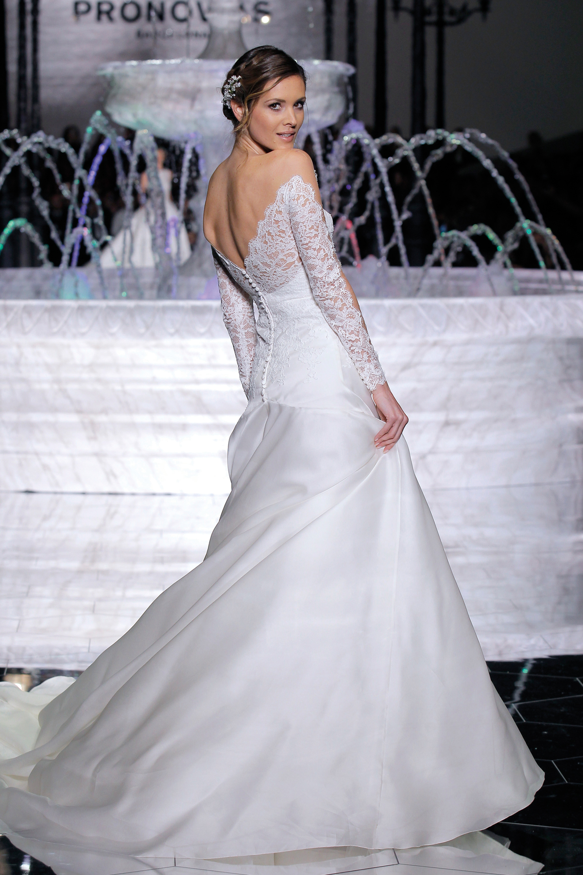 PRONOVIAS FASHION SHOW Rumba 2