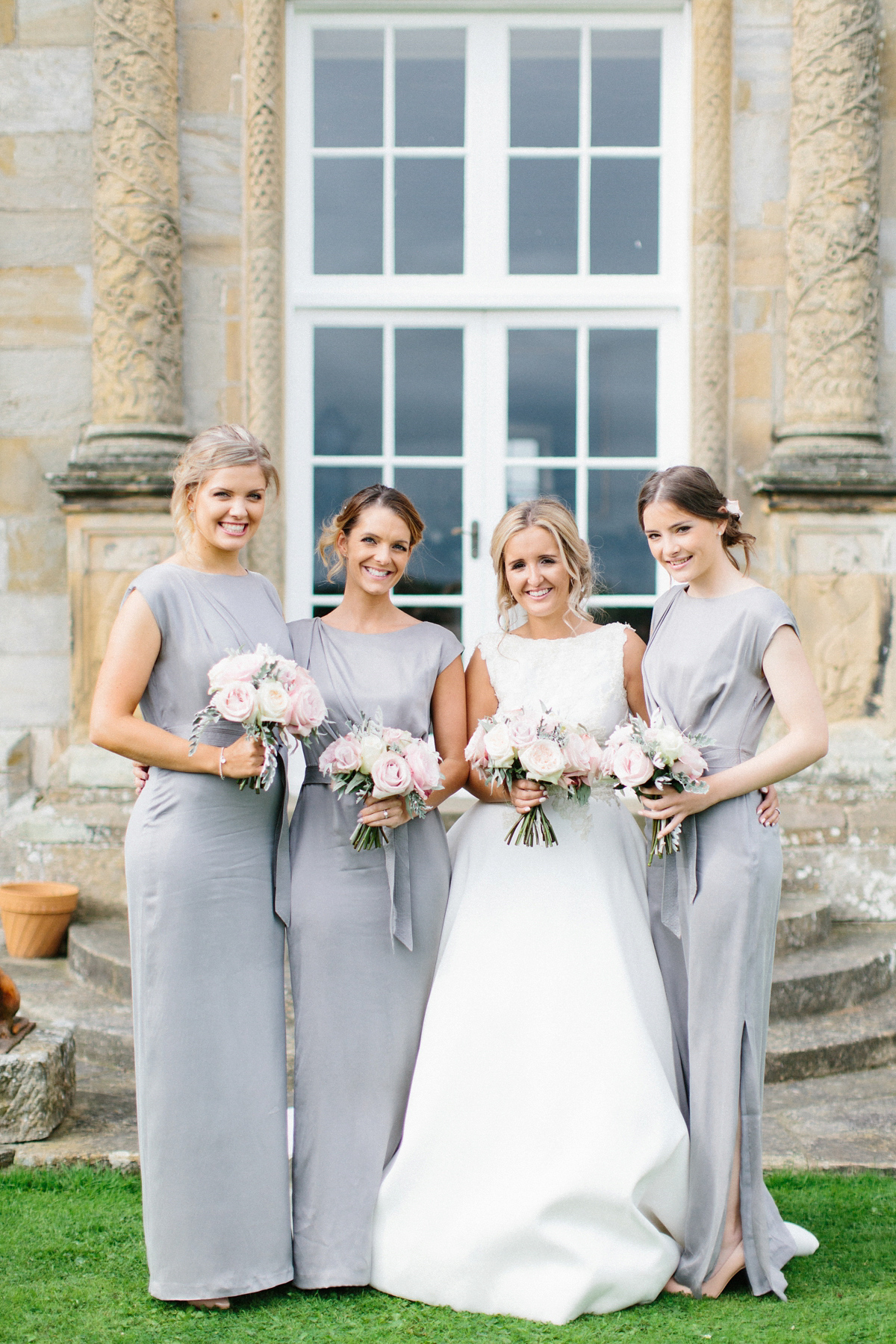 A Pronovias Bride and her Clean, Simple and Chic Country House