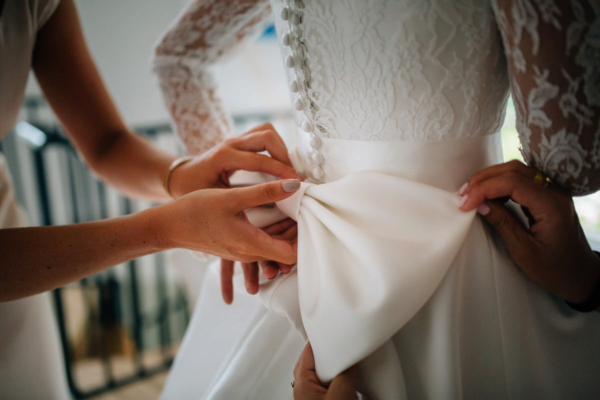 A Suzanne Neville Gown For A Luxurious and Provençal Inspired Wedding