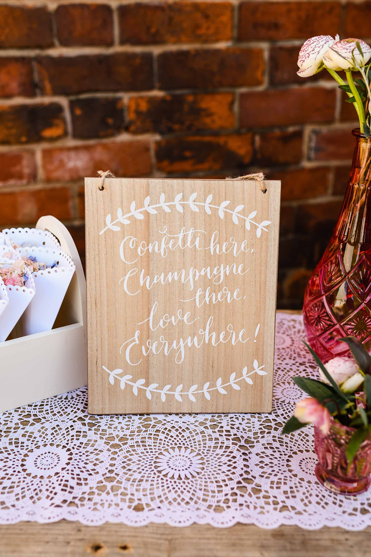 Confetti Table The Wedding of my Dreams 18