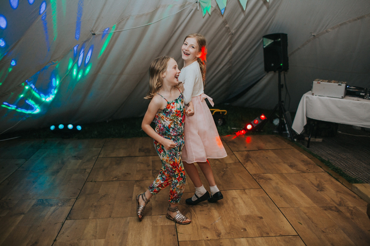 youth hostel wedding 41 1 - A Collaboration of Friends and Family for a Pretty and Homemade Youth Hostel Wedding youth hostel wedding 41 1