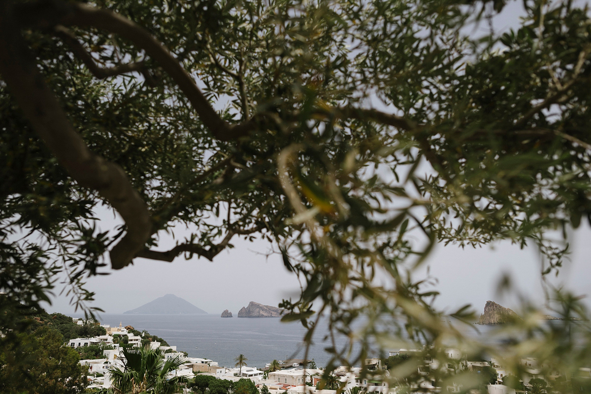 Thierry JOUBERT Photography Martha Alastairs Wedding PANAREA Island 001 1