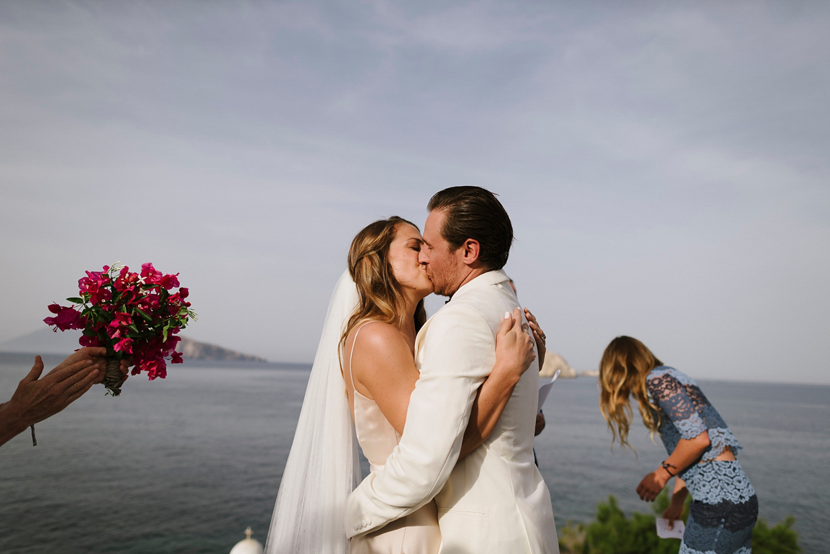 Thierry JOUBERT Photography Martha Alastairs Wedding PANAREA Island 093 1