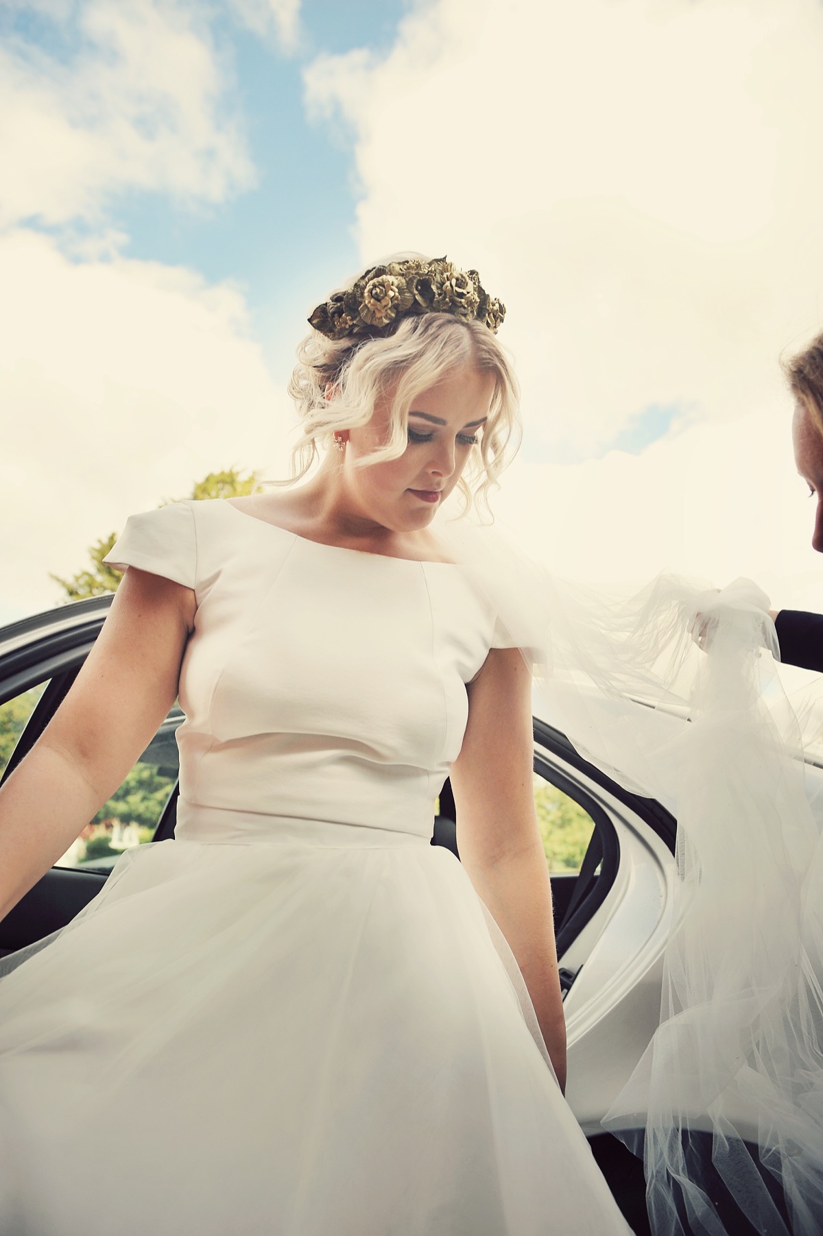 karen willis holmes bride 23 - Bridal Separates by Karen Willis Holmes for 'Classic with a Modern Twist' Wedding karen willis holmes bride 23