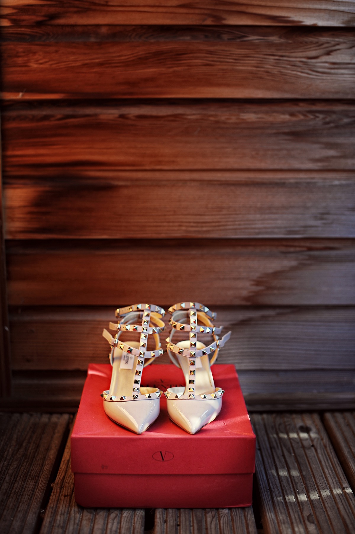karen willis holmes bride 3 - Bridal Separates by Karen Willis Holmes for 'Classic with a Modern Twist' Wedding karen willis holmes bride 3
