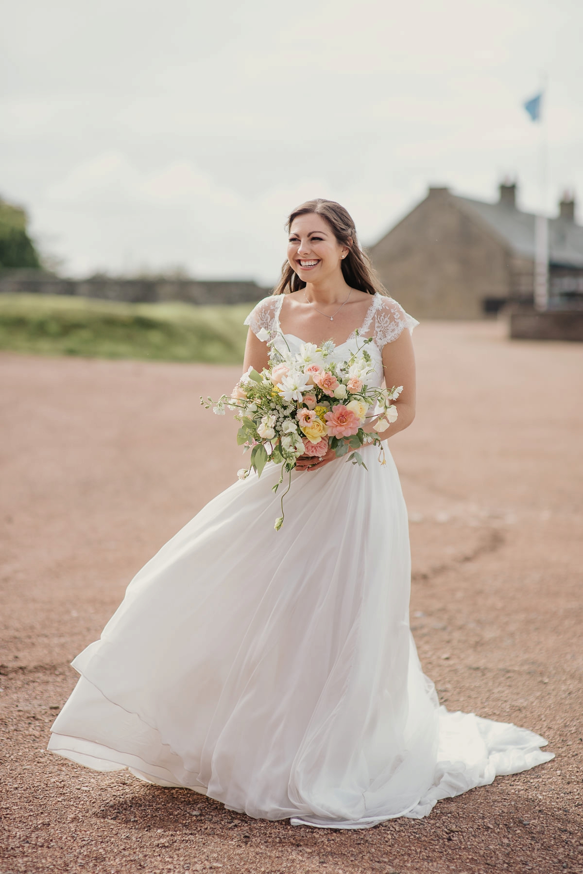 naomi neoh bride rustic barn wedding 35