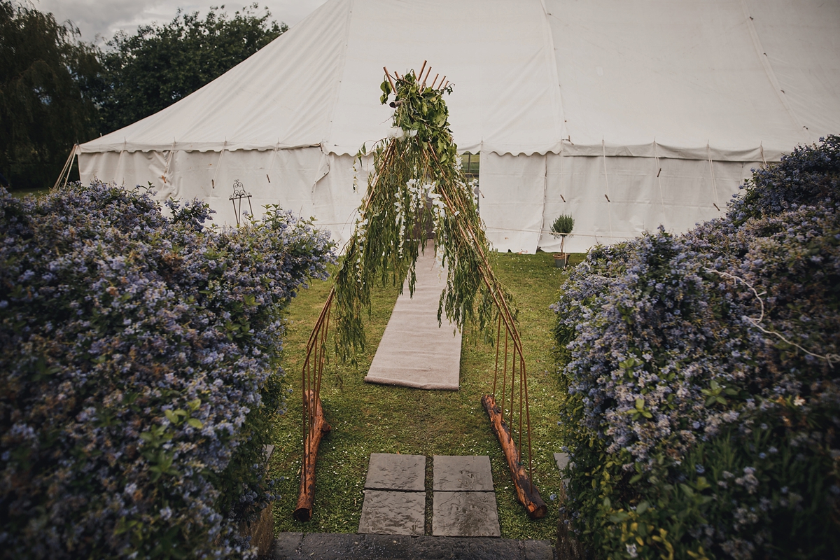 claire pettibone spring marquee wedding 36