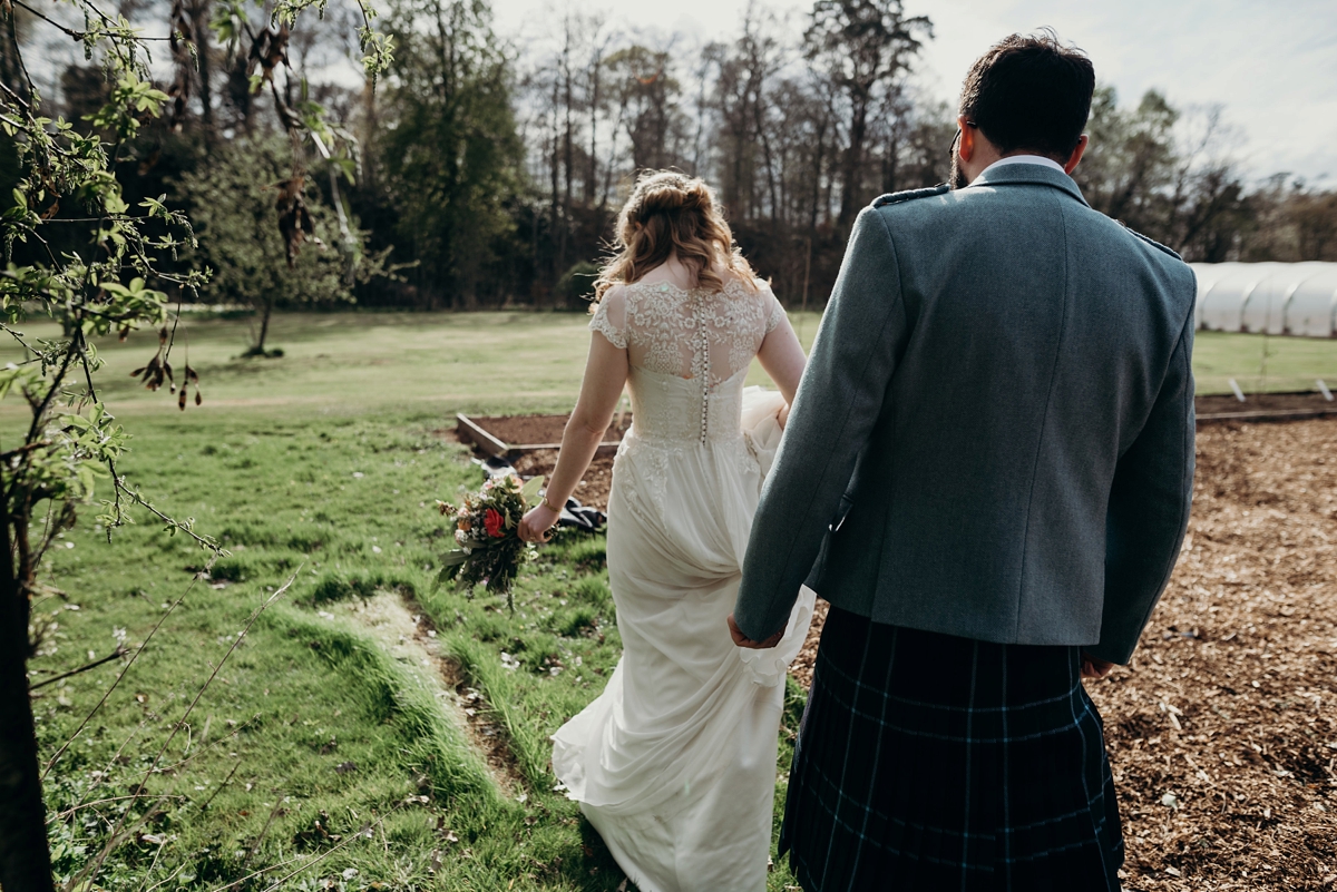 raimon bundo floral scottish wedding 14