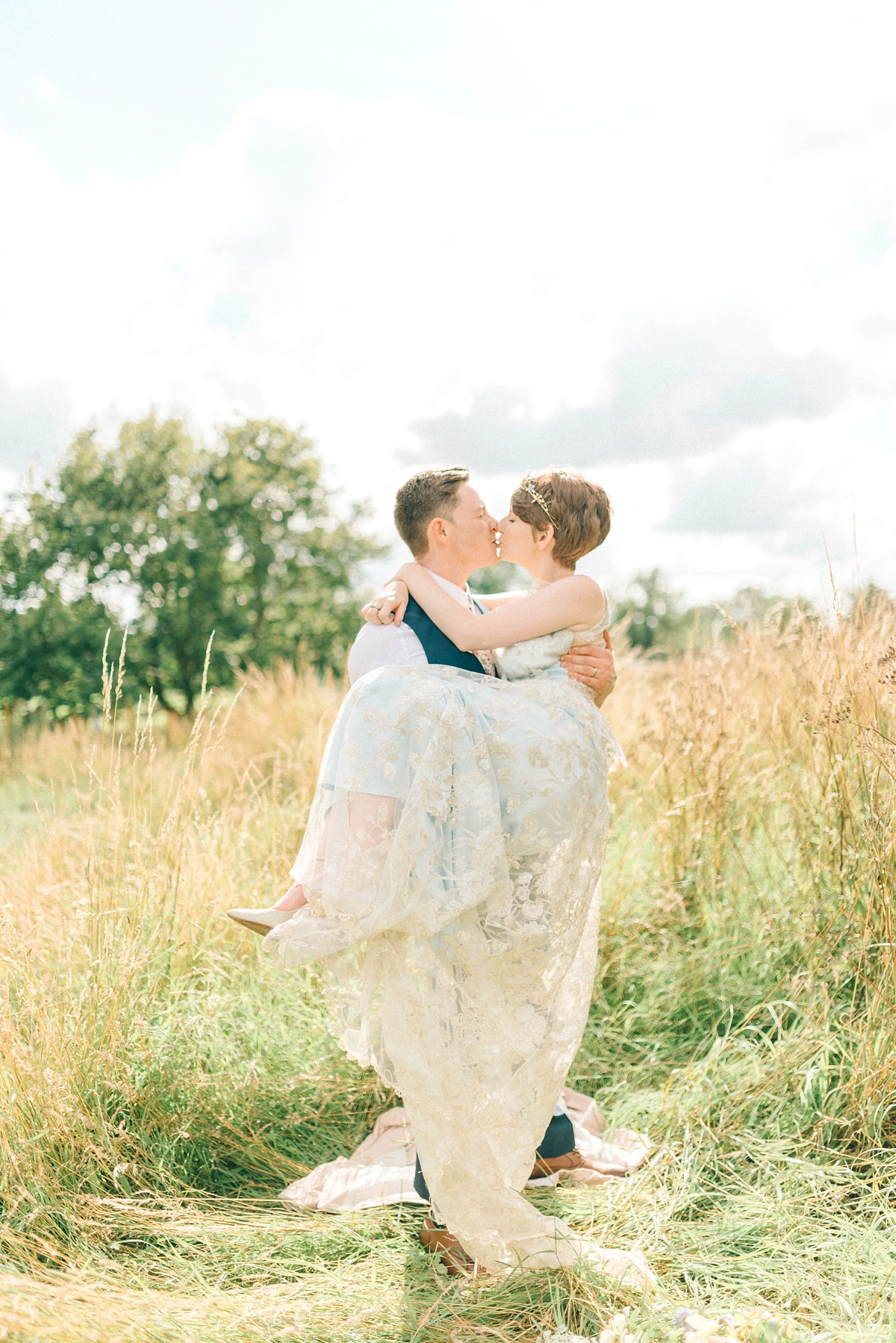 eden claire pettibone delightful village hall wedding 79