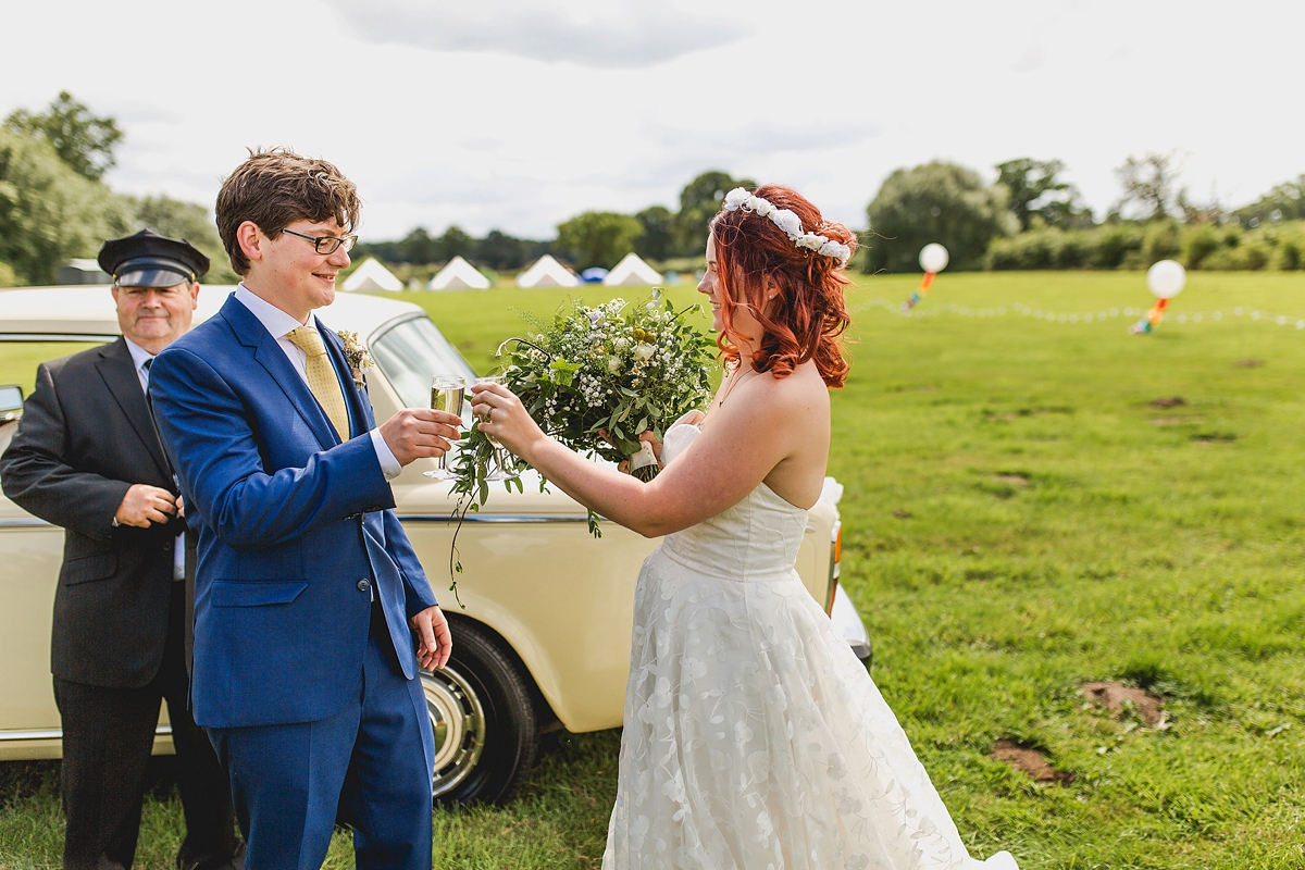 halfpenny london bride fun tipi wedding 31