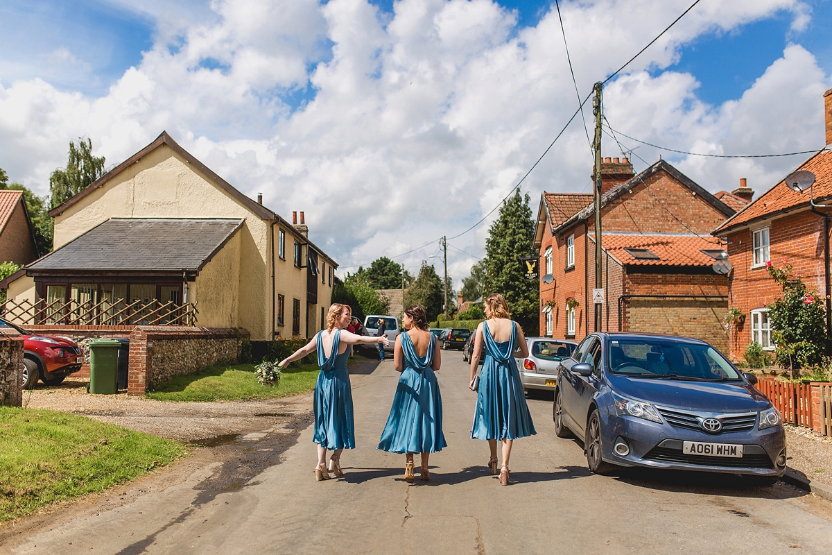 halfpenny london bride fun tipi wedding 4