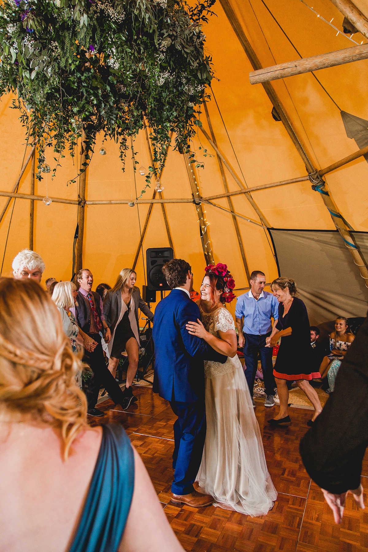 halfpenny london bride fun tipi wedding 50