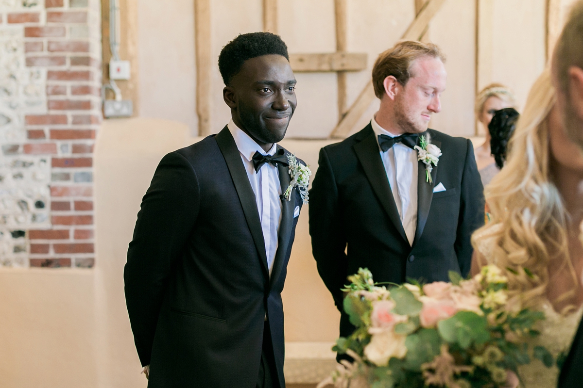 lusan mandongus black tie barn wedding 34