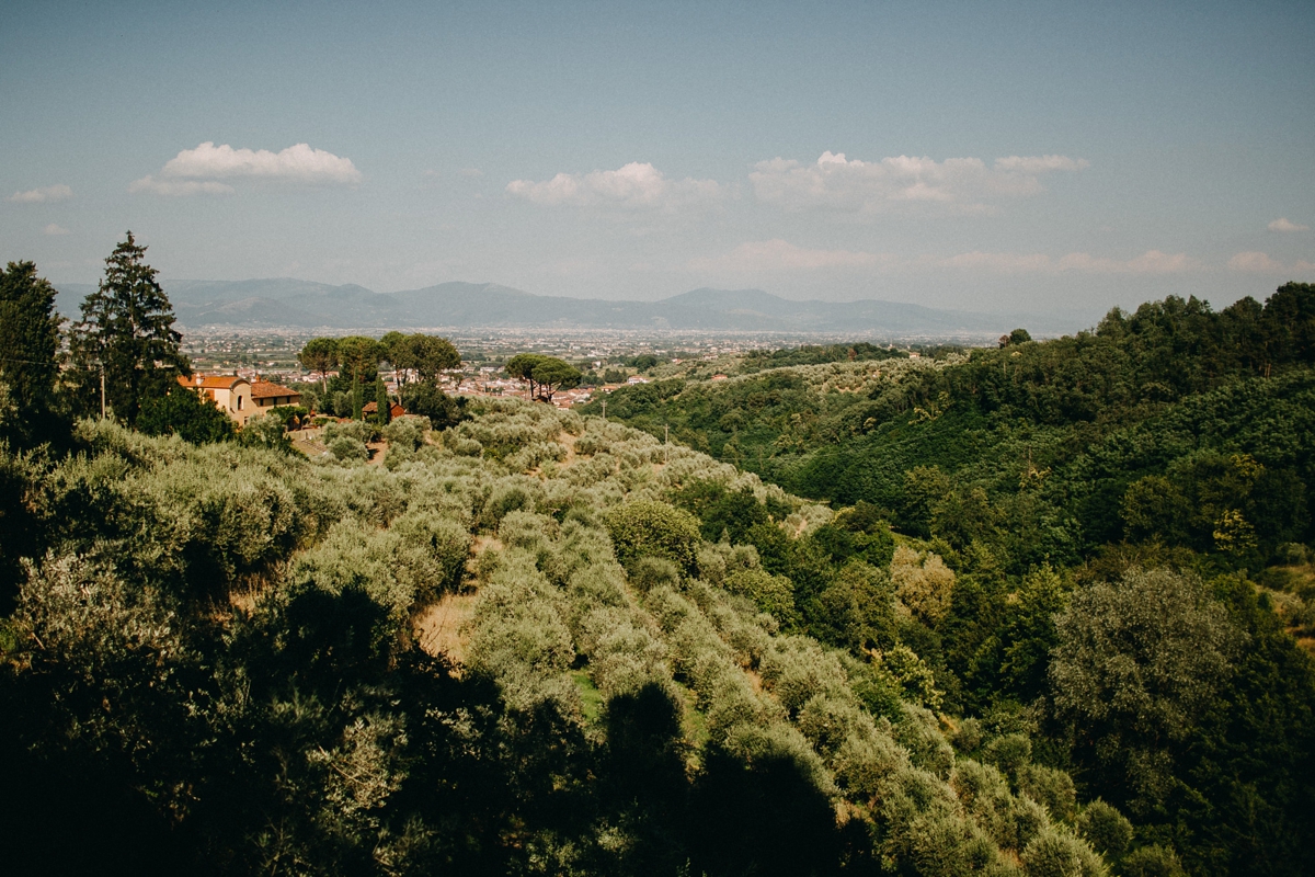 pronovias dolce vita tuscan villa wedding 45