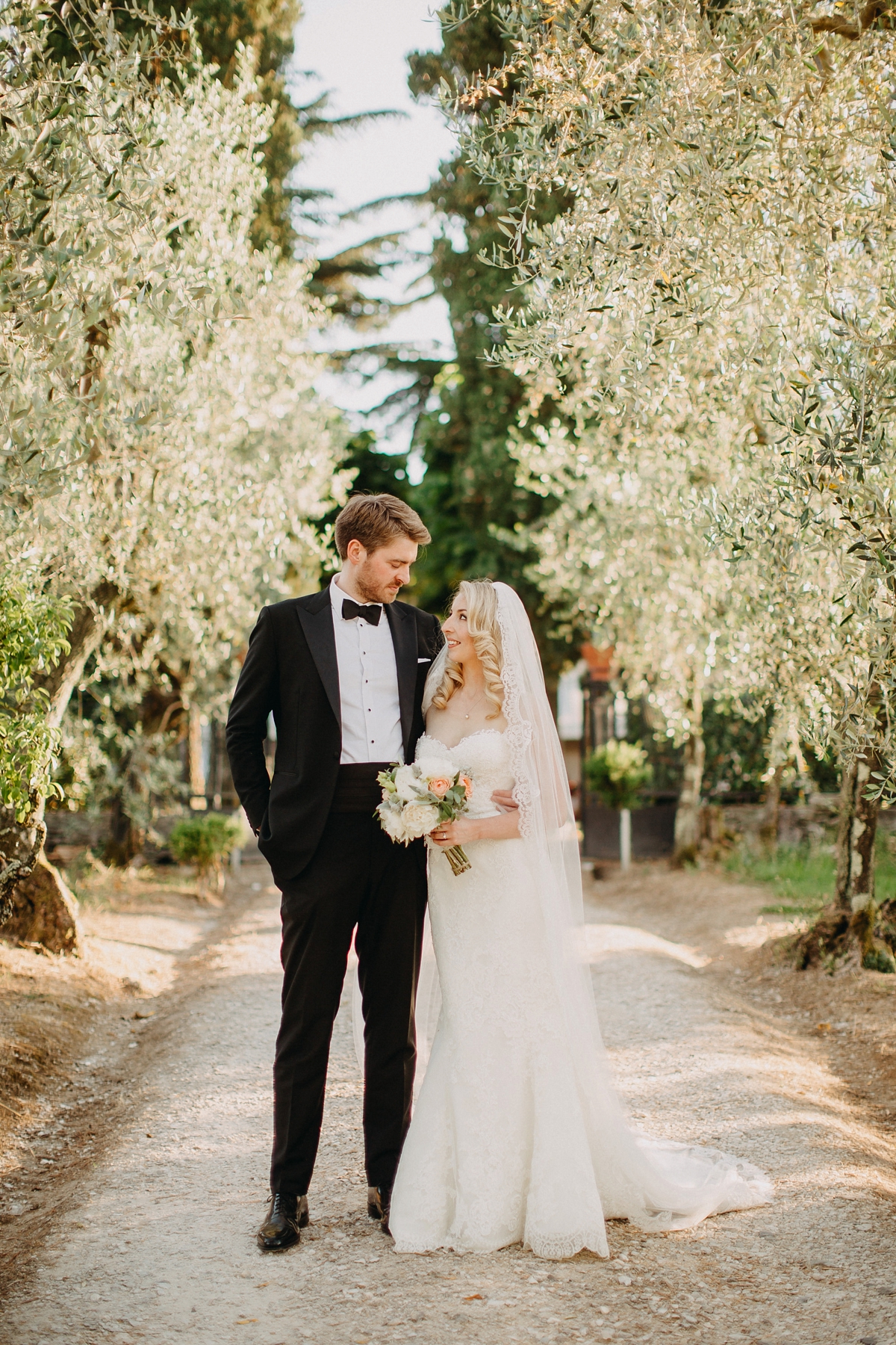 pronovias dolce vita tuscan villa wedding 57