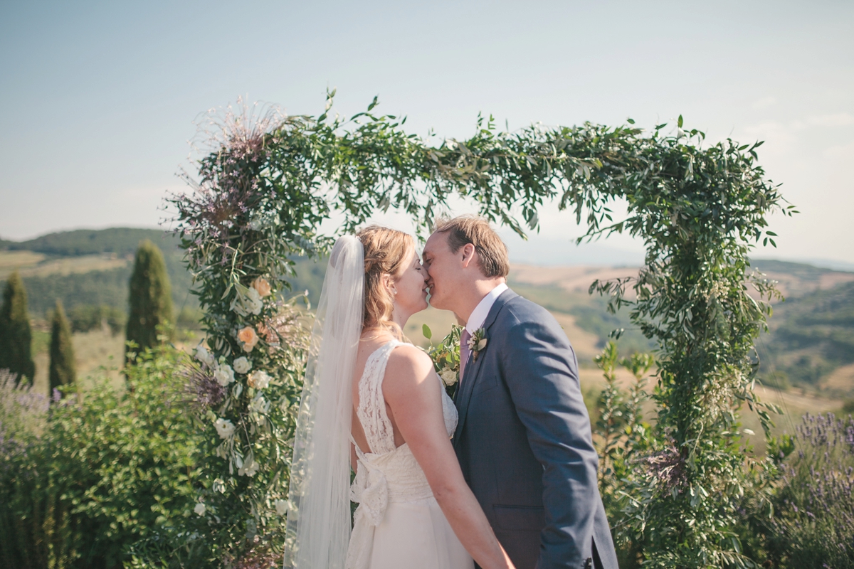 romantic tuscan vineyard wedding 15
