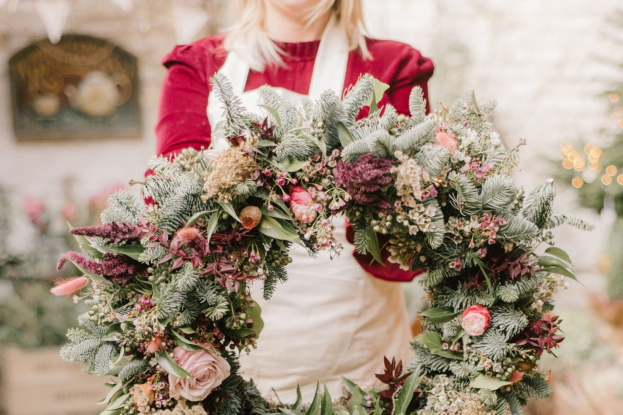 Christmas Wreath Tutorial: How To Make A Christmas Wreath Using The Traditional Method of Moss & Wire 10 christmas wreath