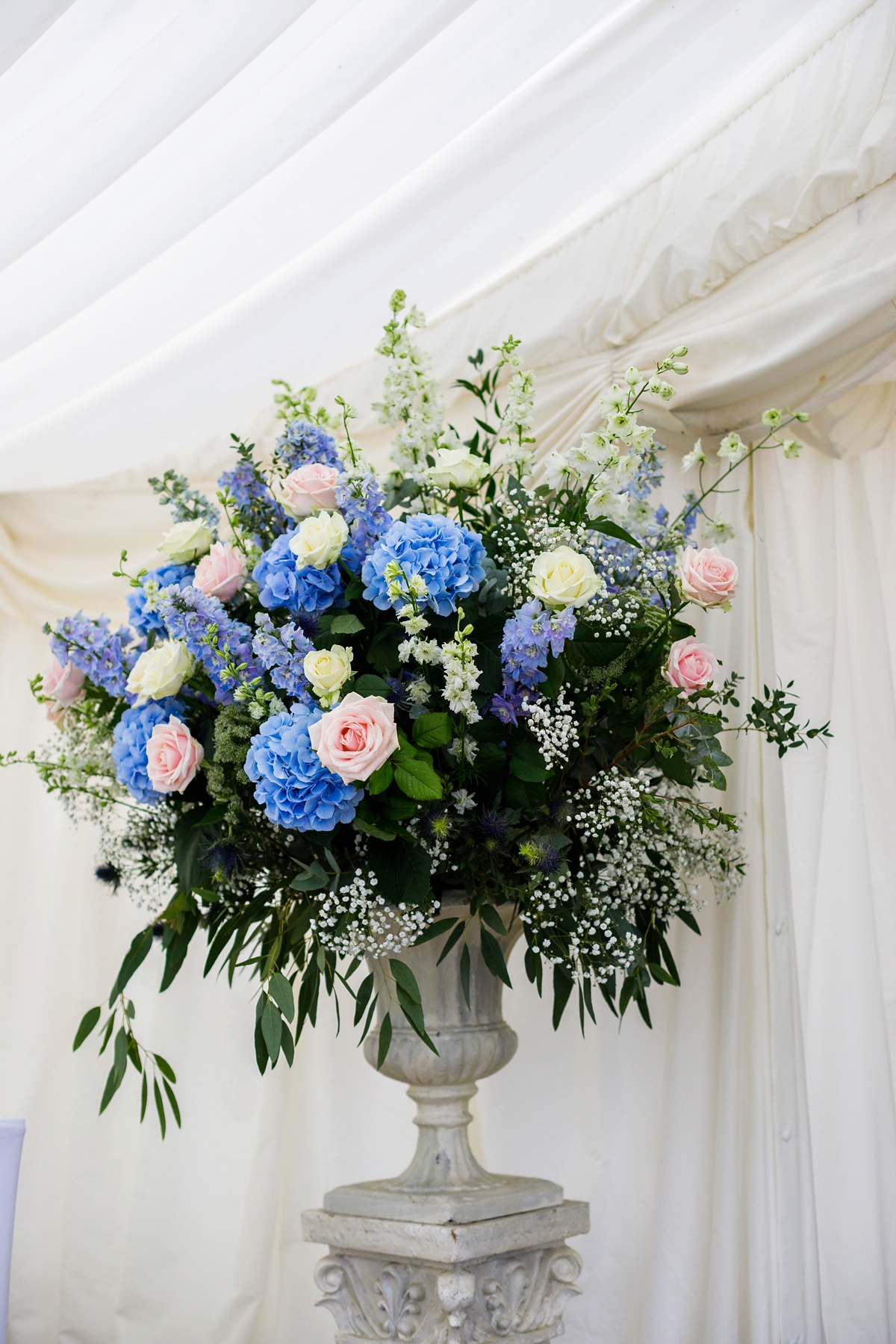 colourful barn wedding 13