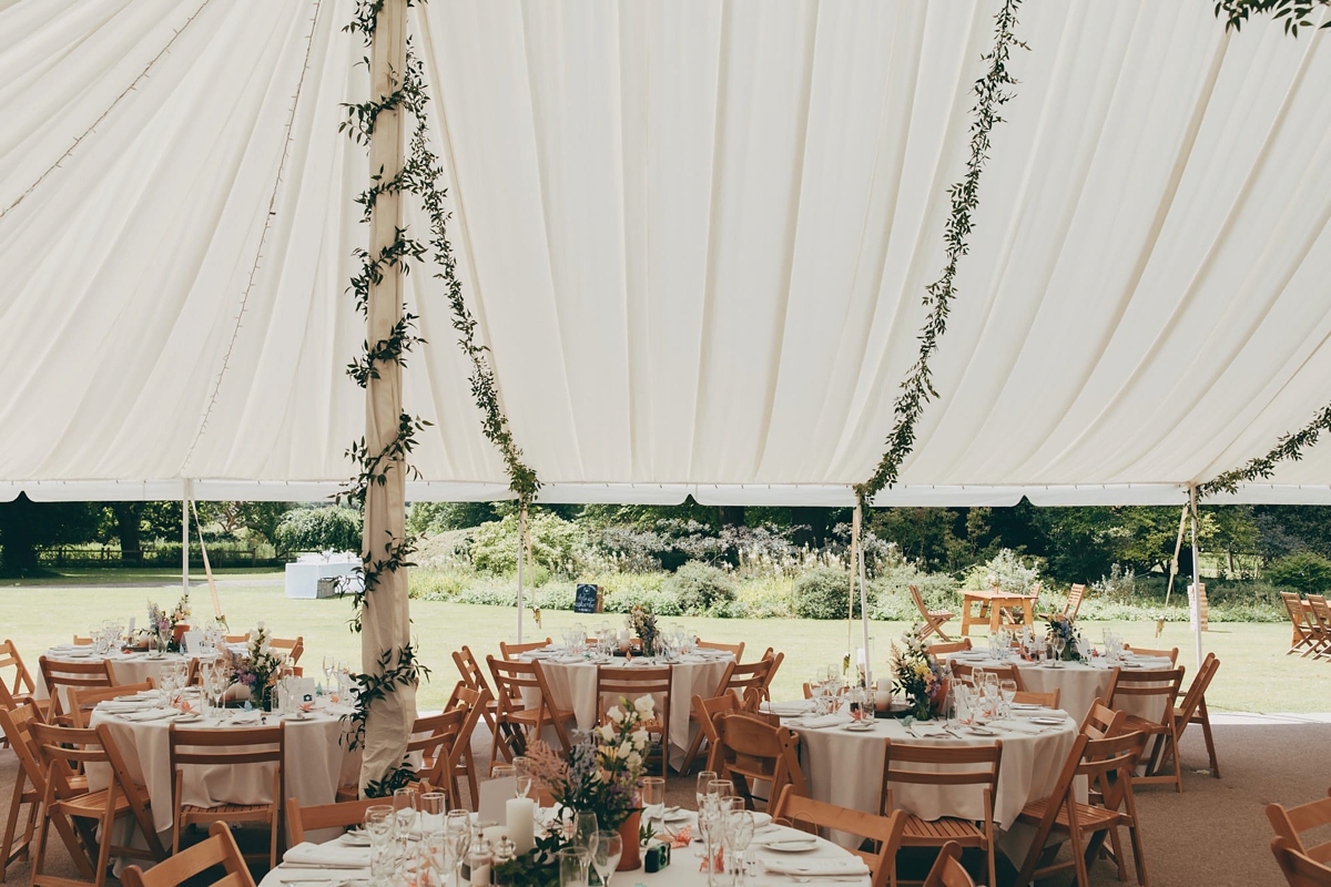 willowby watters english garden party wedding 16