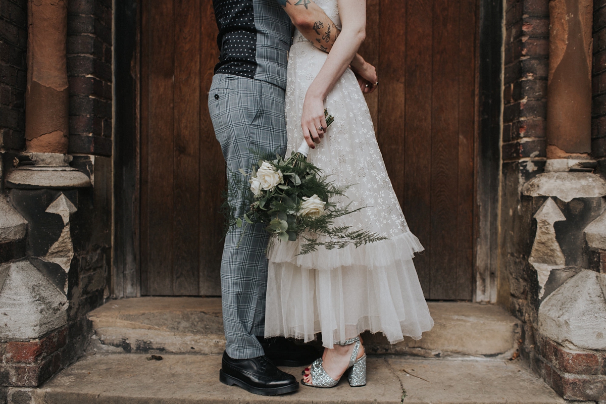 two vintage gowns quirky london wedding 47