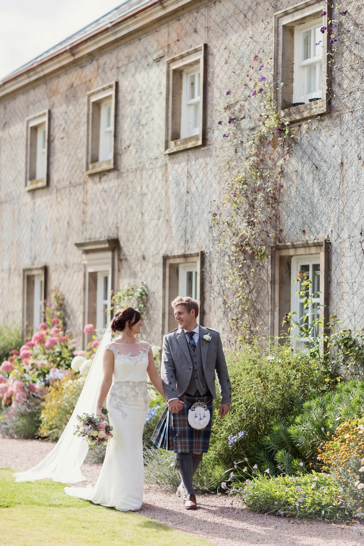 elegant beautiful scottish wedding 17