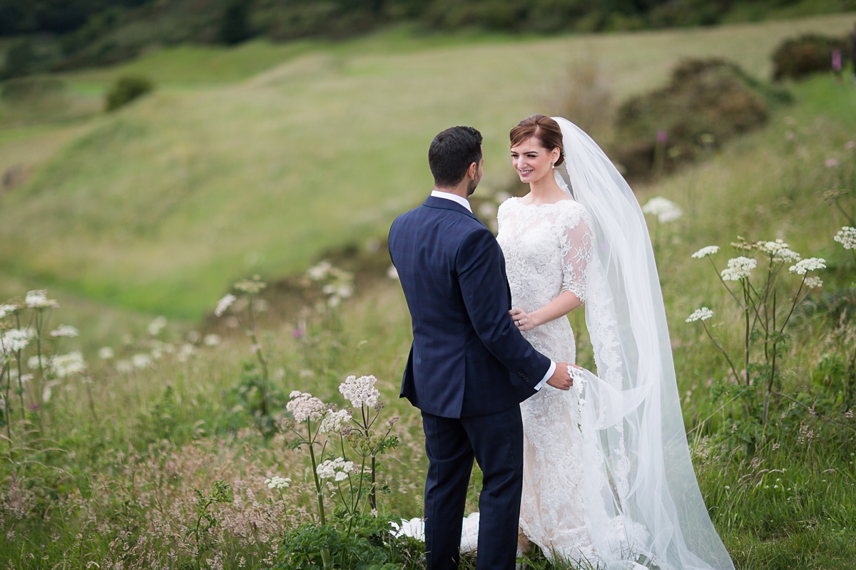 Annasul Y scottish library wedding 25