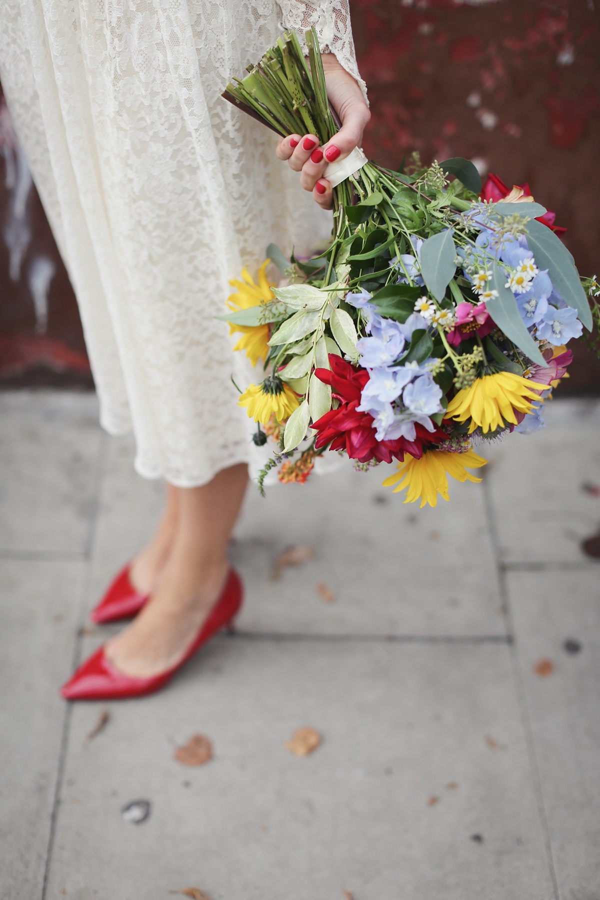 15 A vintage dress and colourful London wedding