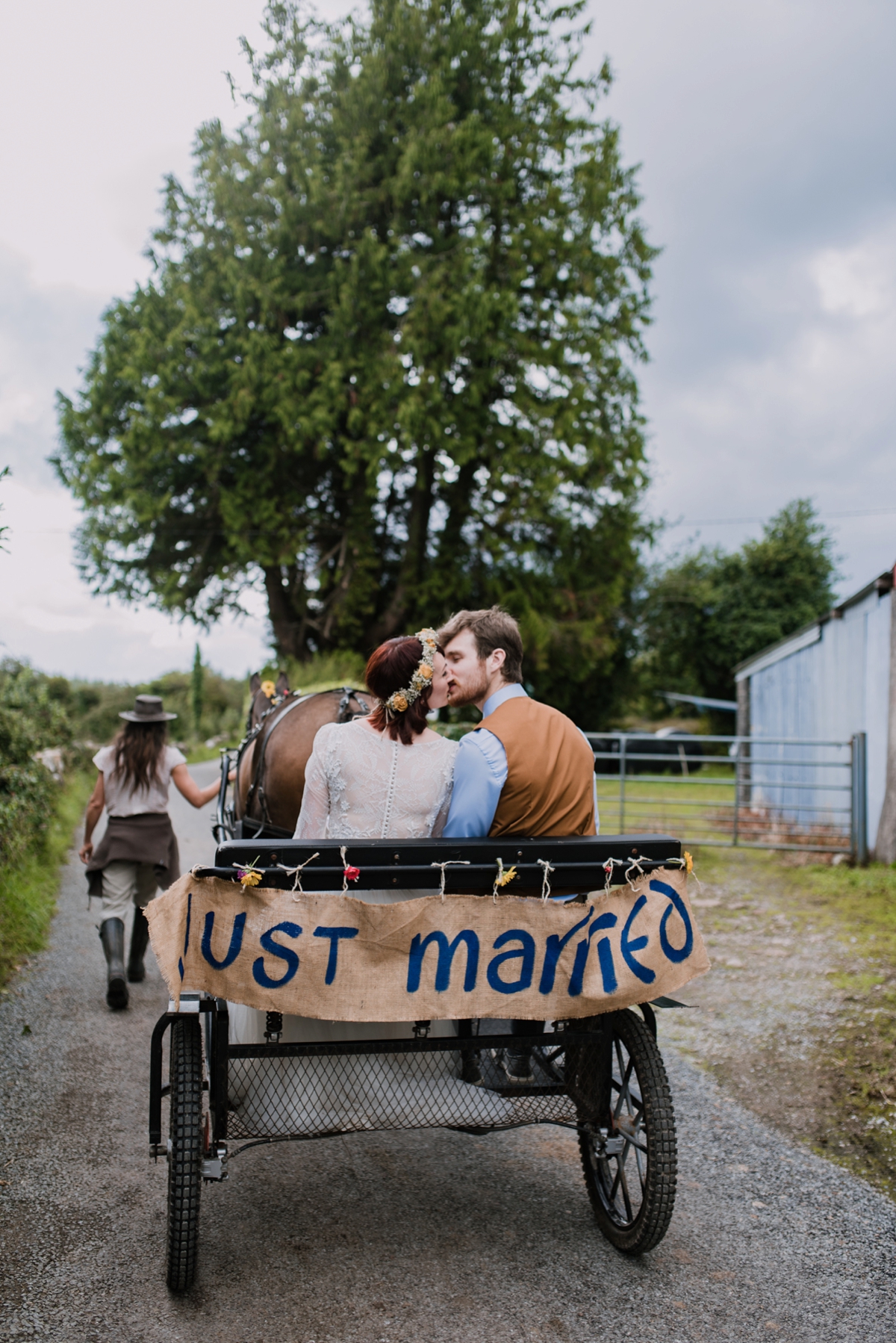 27 Horse and cart ride with a just married sign