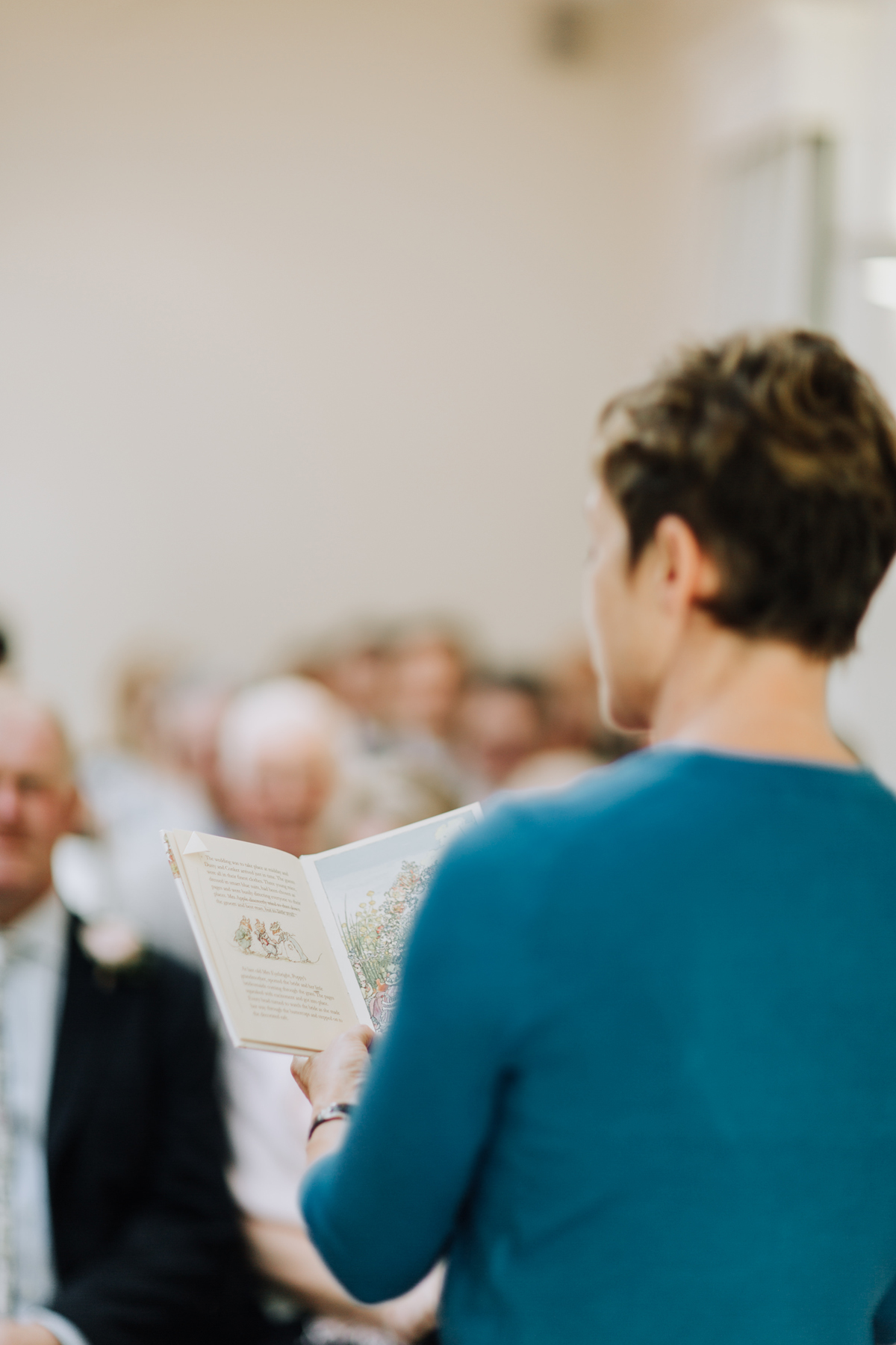 28 Brambly Hedge wedding reading