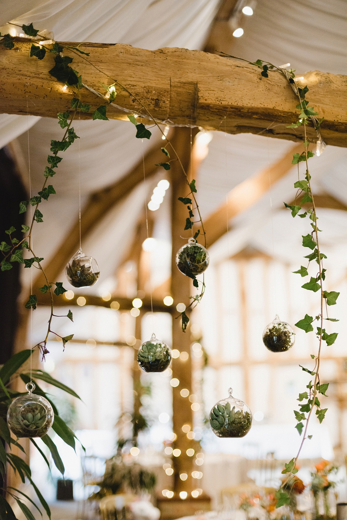 38 Hanging ivy and green floral decor in baubles