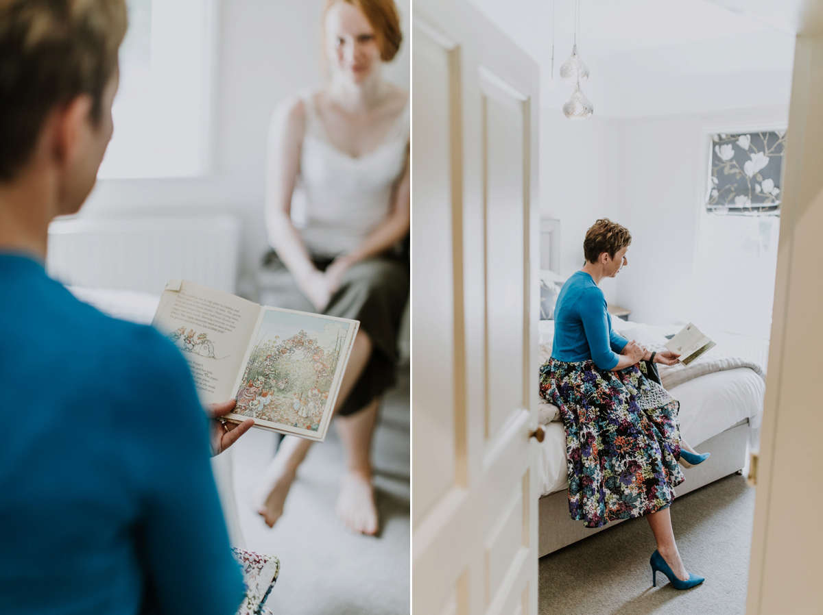 4 Mother of the bride reading the Brambly Hedge books 1