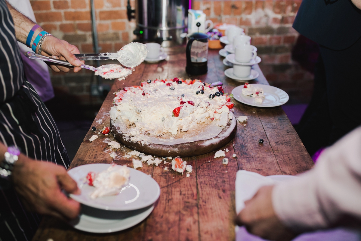 43 Pavlova wedding cake