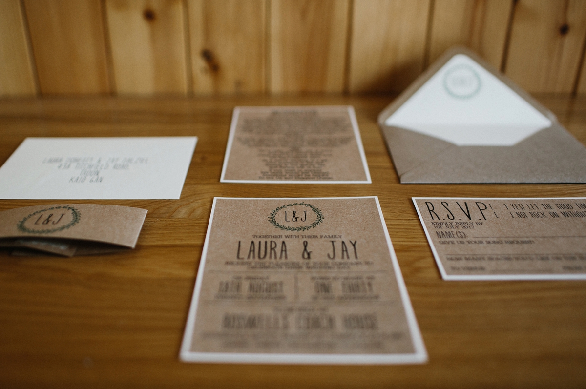 5 Rustic wedding stationery