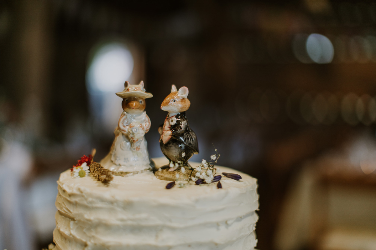 50 Brambly Hedge inspired wedding cake topper
