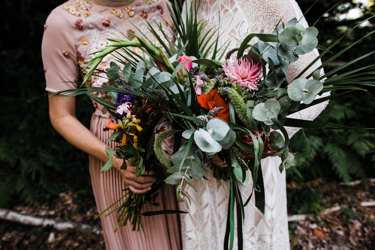 58 Tropical wedding bouquet