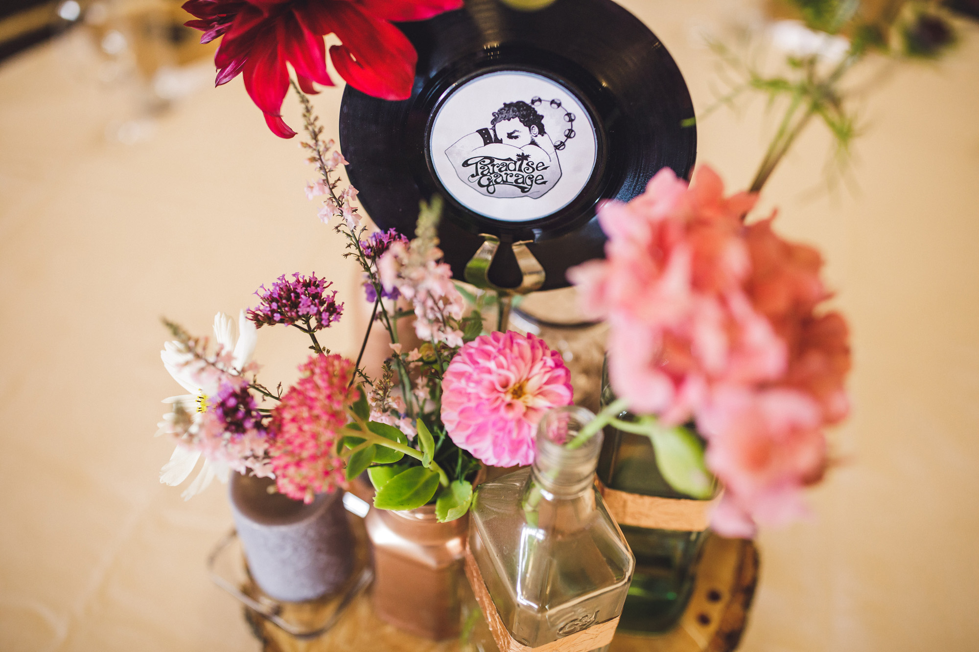 11 A 70s boho bride and her music inspired farm wedding