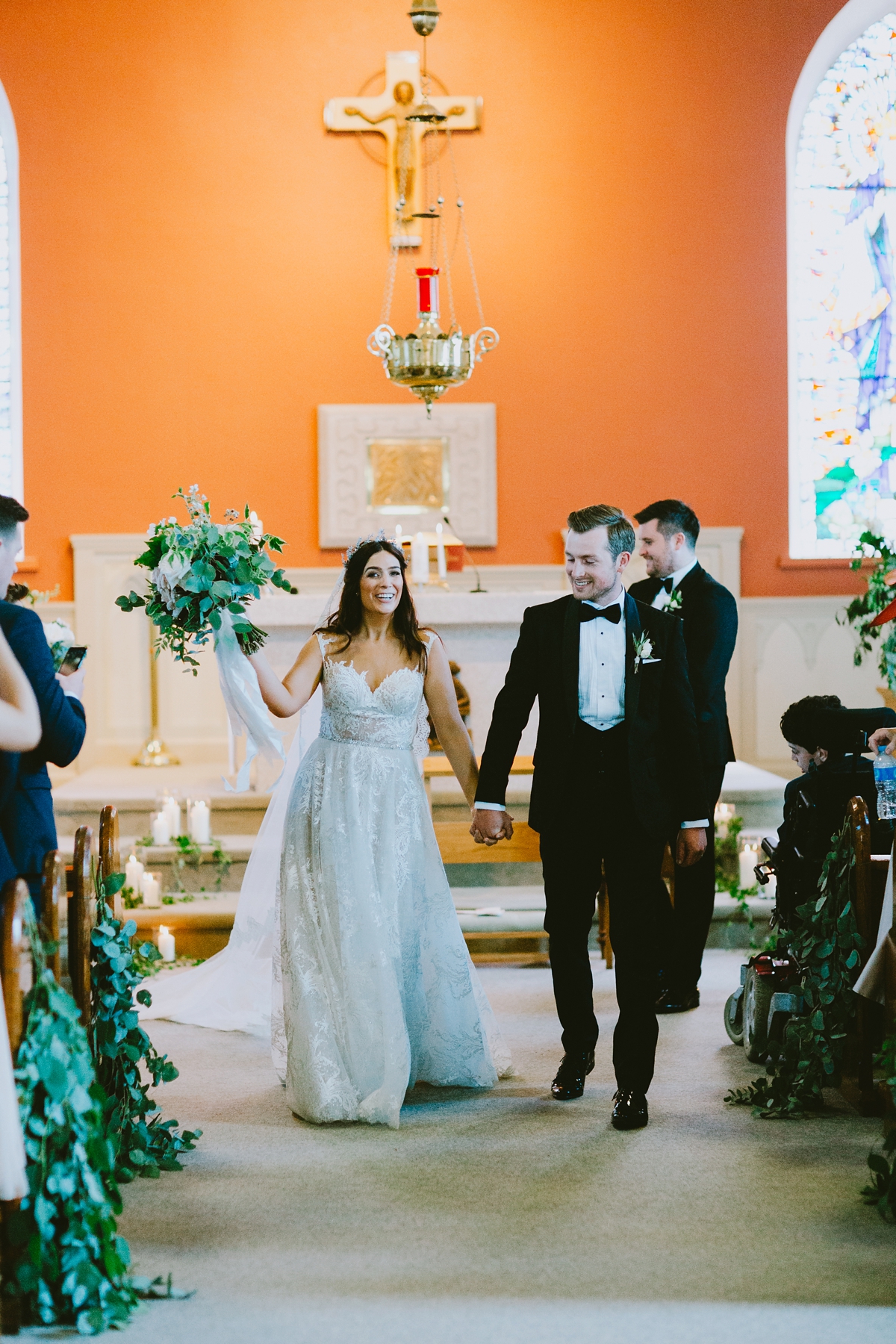 16 A Liz Martinez bride and glamorous Irish wedding