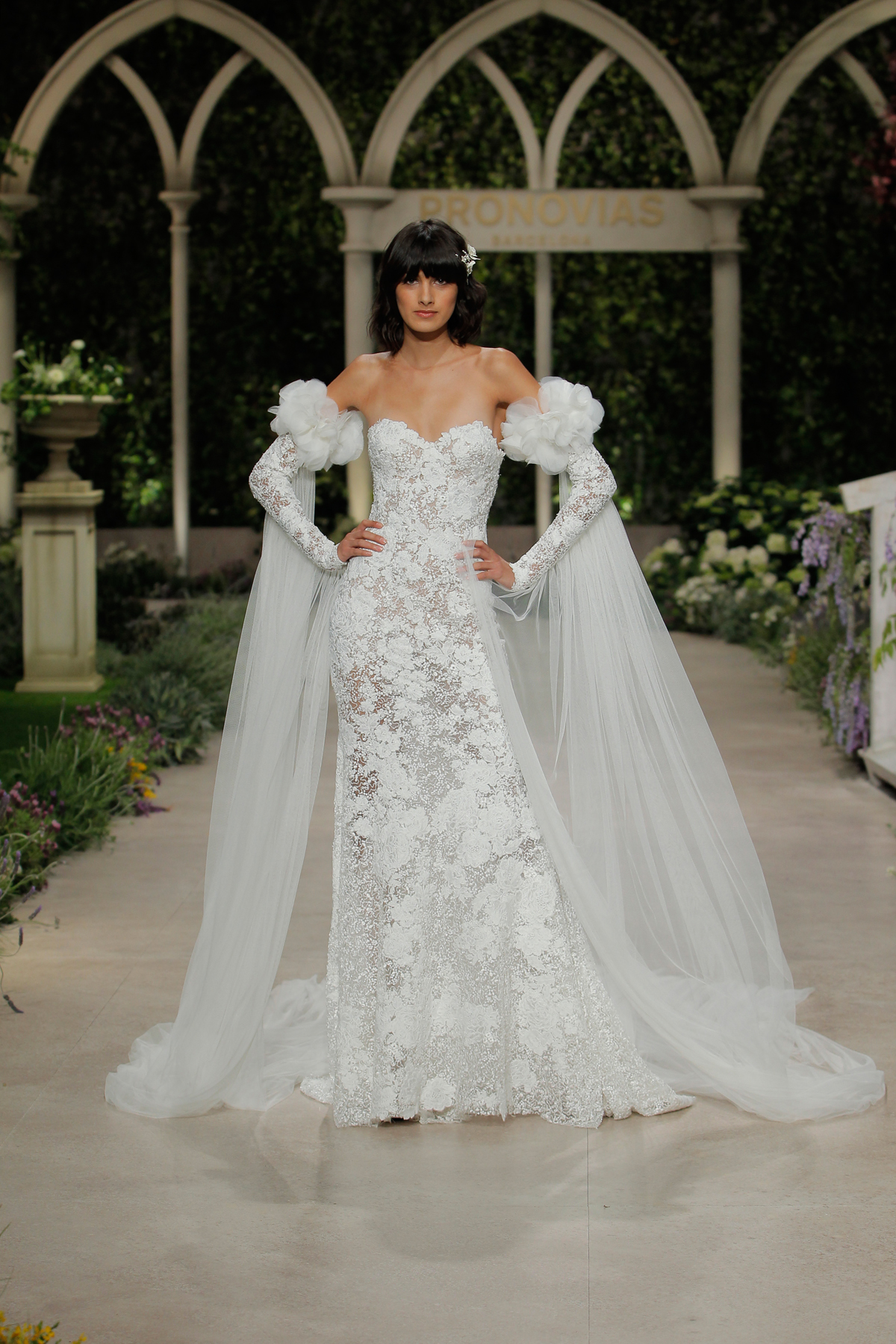 18 Pronovias In Bloom Official Show Shots 1