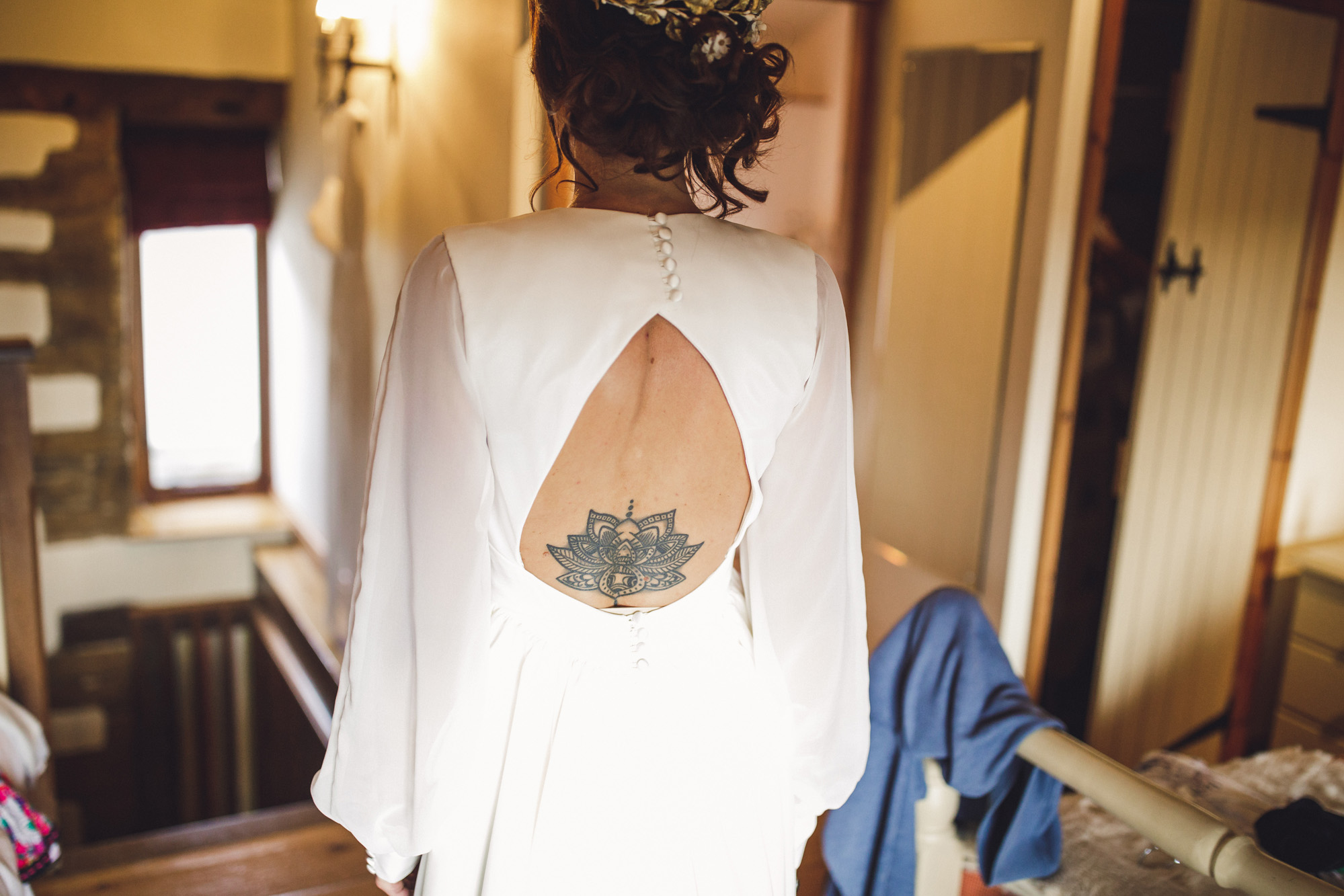 19 A 70s boho bride and her music inspired farm wedding