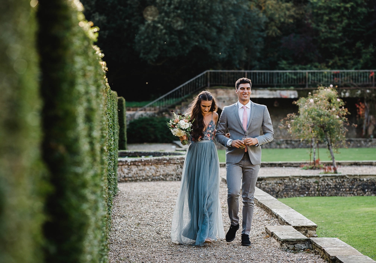 21 Rima Arodaky separates for a relaxed country house party wedding