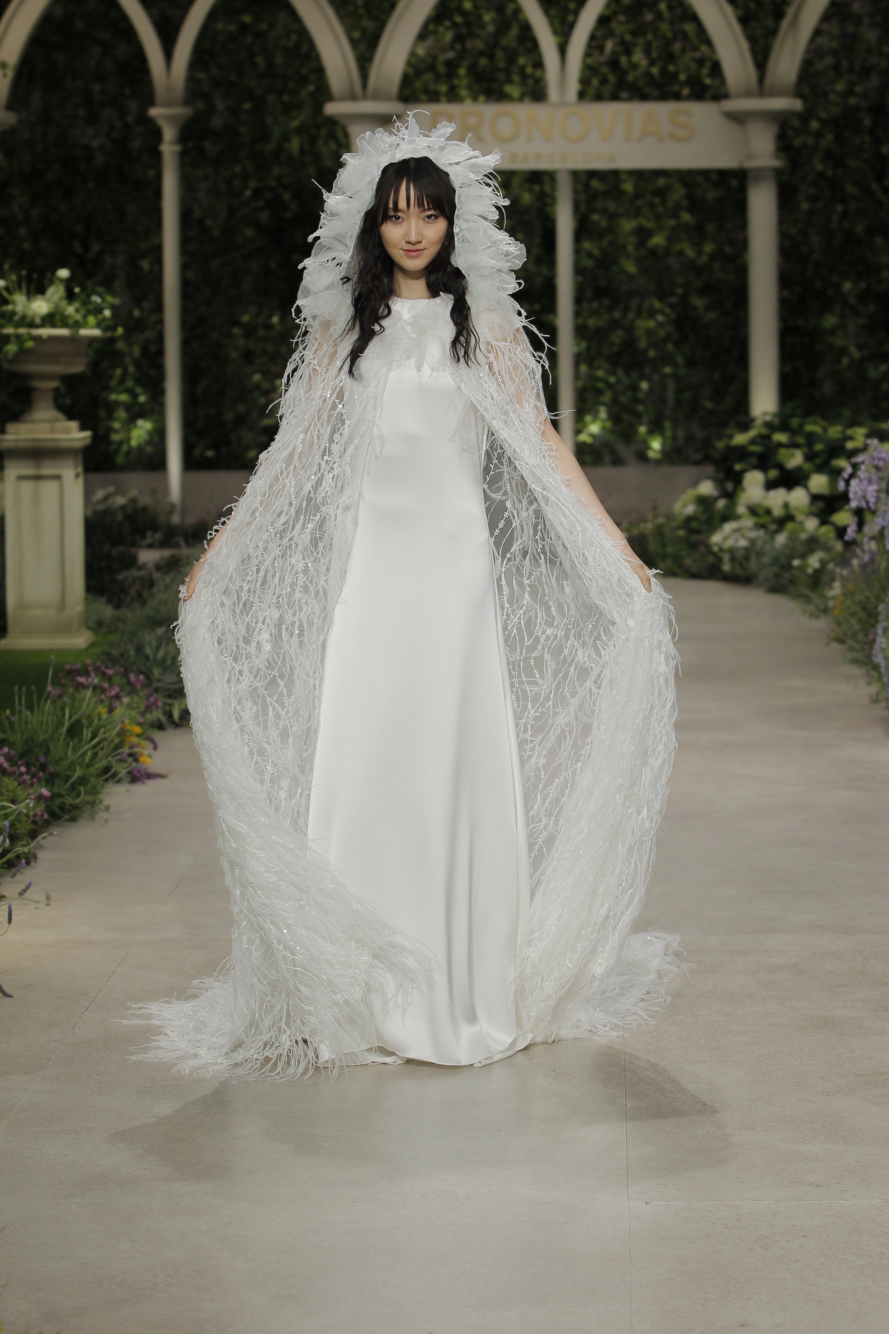 24 Pronovias In Bloom Official Show Shots