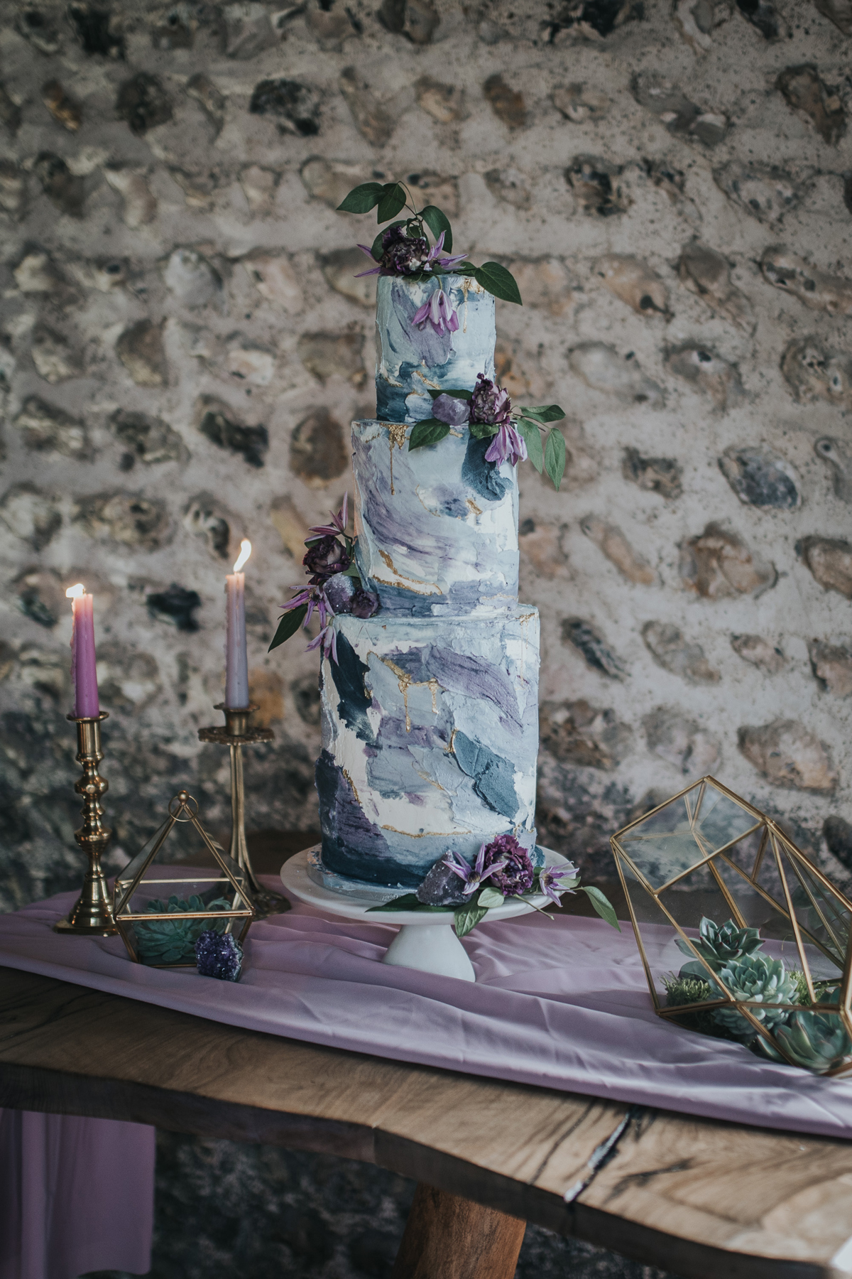 29 Pantone Ultra Violet Elegant Wedding Inspiration