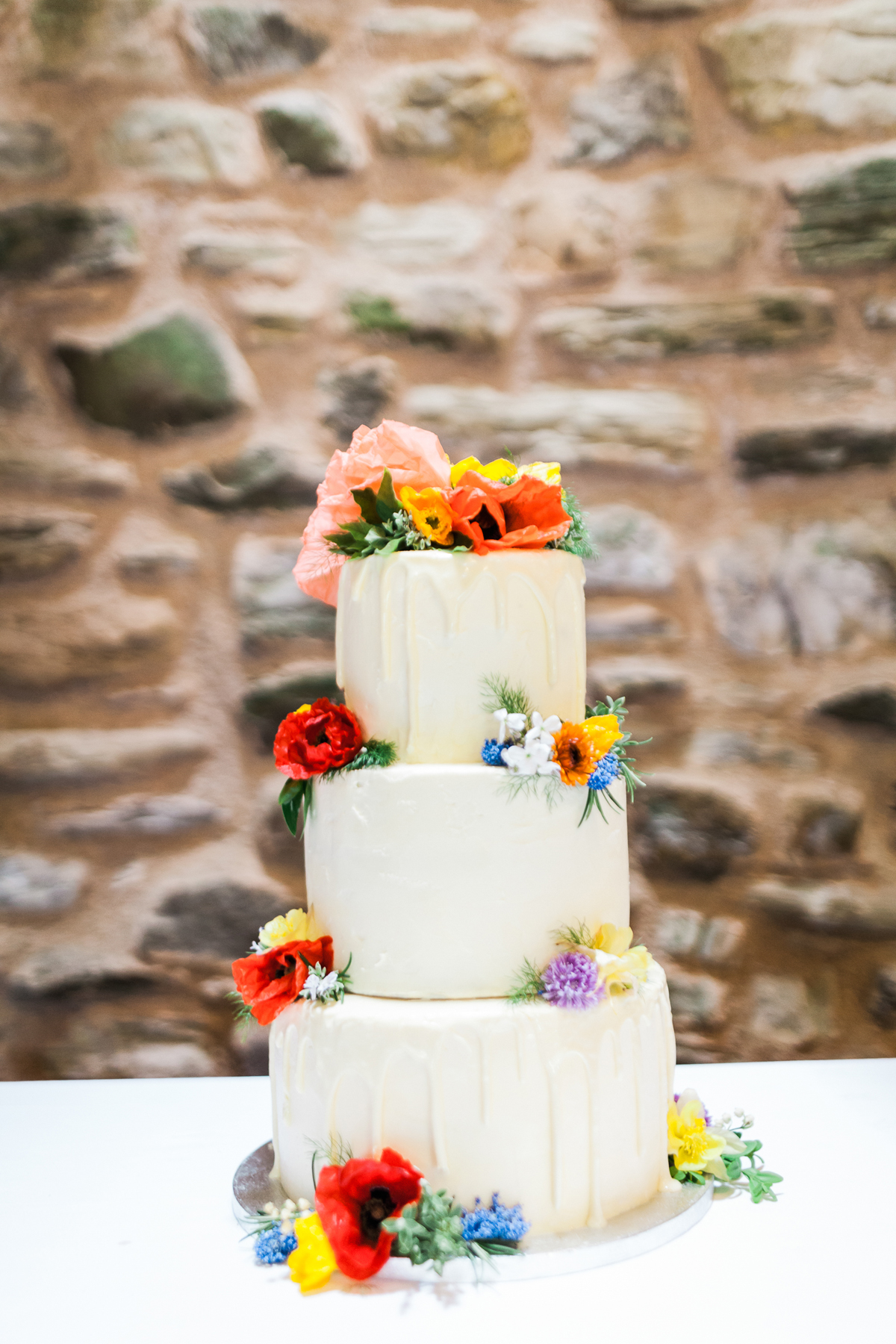 32 Beaded 1920s inspired wedding dress and colourful barn wedding