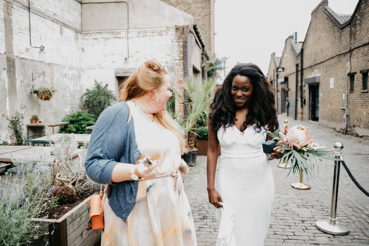 37 A Tropical and Industrial insipred cool London wedding