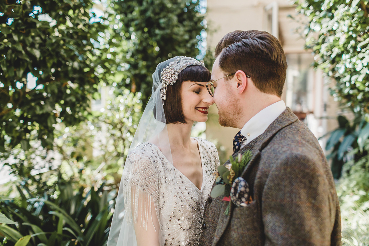 38 An Art Deco inspired glamorous winter wedding