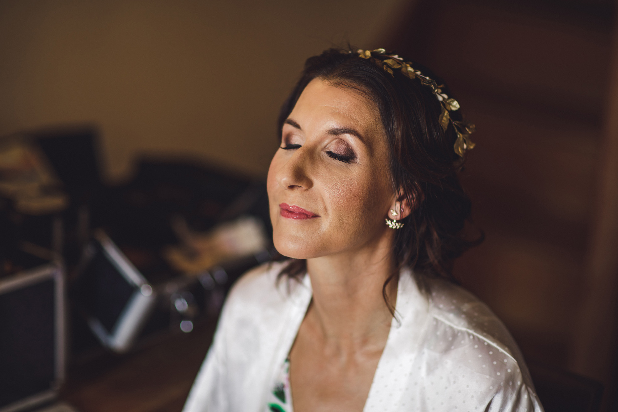 4 A 70s boho bride and her music inspired farm wedding